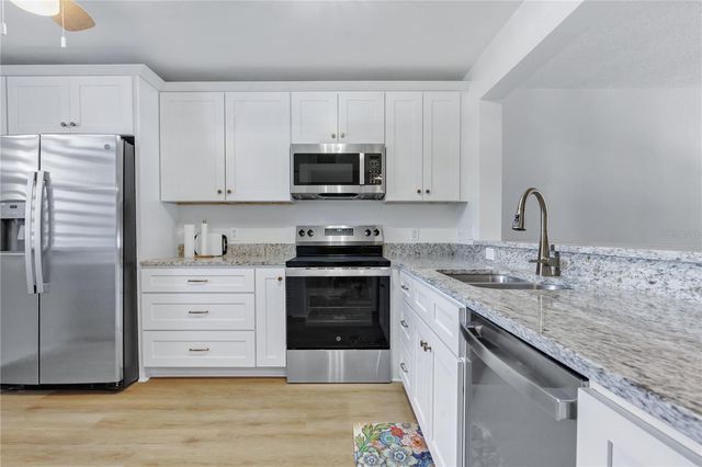 597 LAKESIDE DRIVE 205, Bradenton, FL 34210