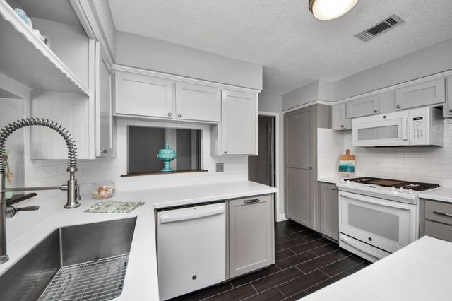 158 Highland Terrace, League City, TX 77573