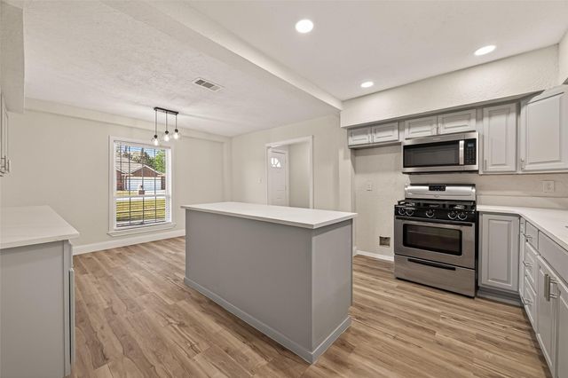 5401 Bayou Drive, Dickinson, TX 77539