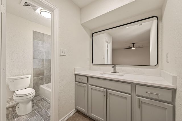 5401 Bayou Drive, Dickinson, TX 77539