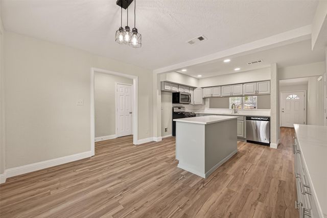 5401 Bayou Drive, Dickinson, TX 77539