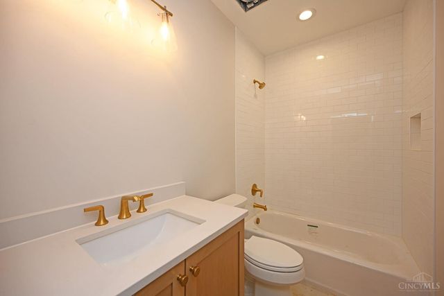 7411 Elm Street, Columbia Twp, OH 45227