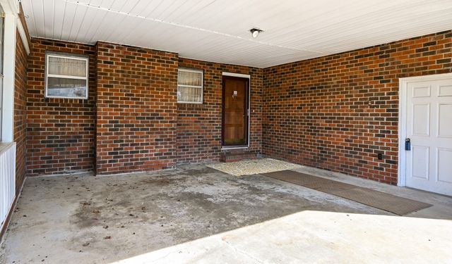 5714 Waterlevel Highway, Cleveland, TN 37323