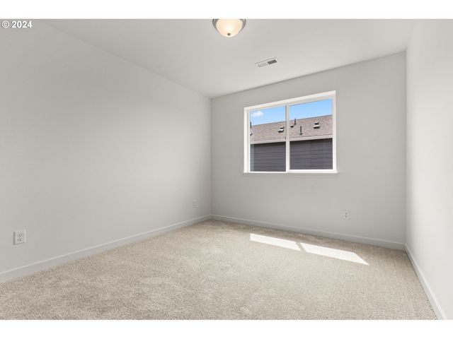 5913 Ne 70TH St, Vancouver, WA 98661
