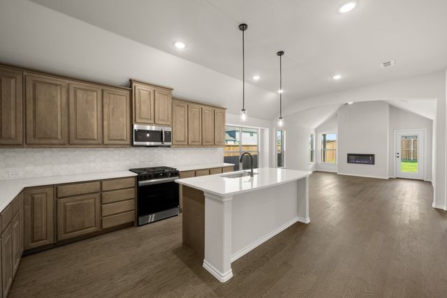 7712 Gatevine Avenue, Joshua, TX 76058