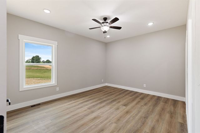 1116 Baker Ln, Lawrenceburg, TN 38464