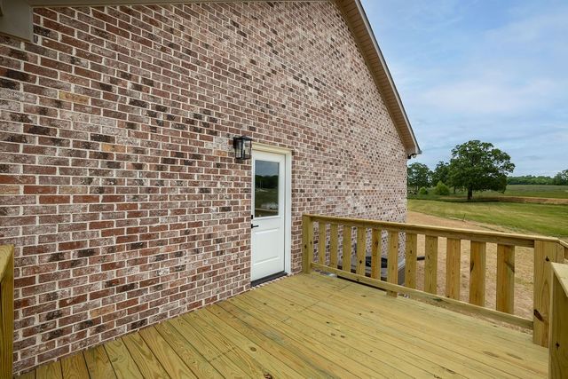 1116 Baker Ln, Lawrenceburg, TN 38464