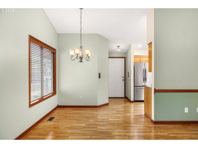 701 Sw LINNEMAN Ct, Gresham, OR 97030