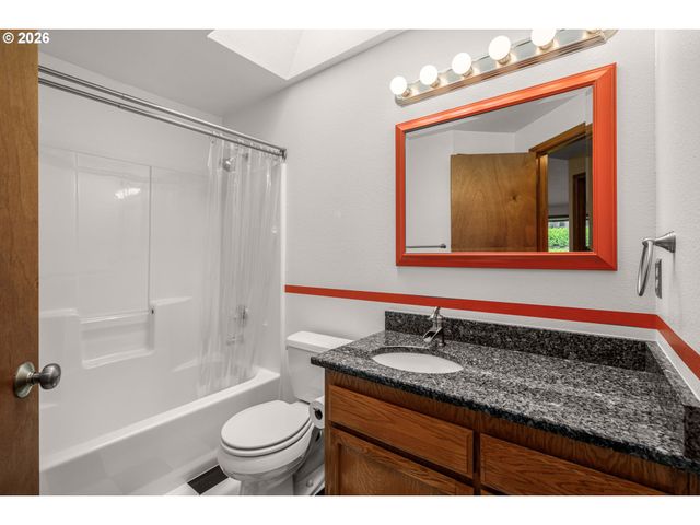 701 Sw LINNEMAN Ct, Gresham, OR 97030