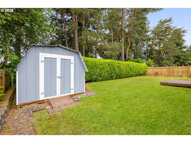 701 Sw LINNEMAN Ct, Gresham, OR 97030
