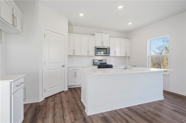 19711 W 201st Street, Spring Hill, KS 66083