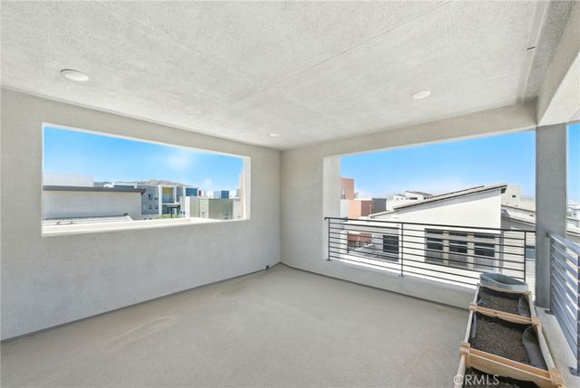 27475 Mercantile Court, Valencia, CA 91381