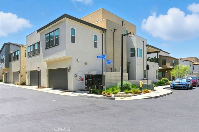 27475 Mercantile Court, Valencia, CA 91381