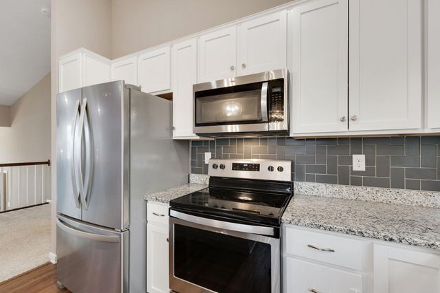 1284 Meadow Lane S, Shakopee, MN 55379