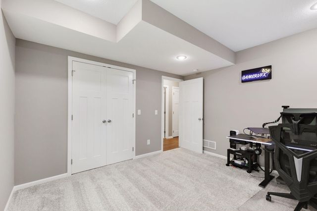 1284 Meadow Lane S, Shakopee, MN 55379