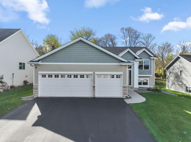 1284 Meadow Lane S, Shakopee, MN 55379