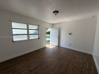 890 NW 55th St 2, Miami, FL 33127