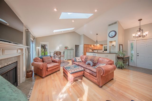 1335 N Silo Ridge Drive, Ann Arbor, MI 48108