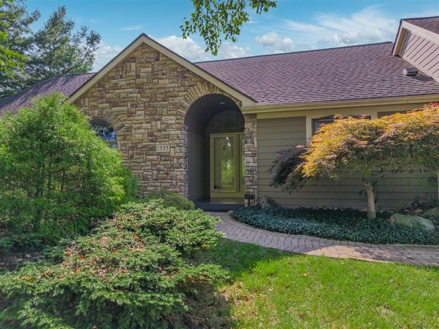 1335 N Silo Ridge Drive, Ann Arbor, MI 48108
