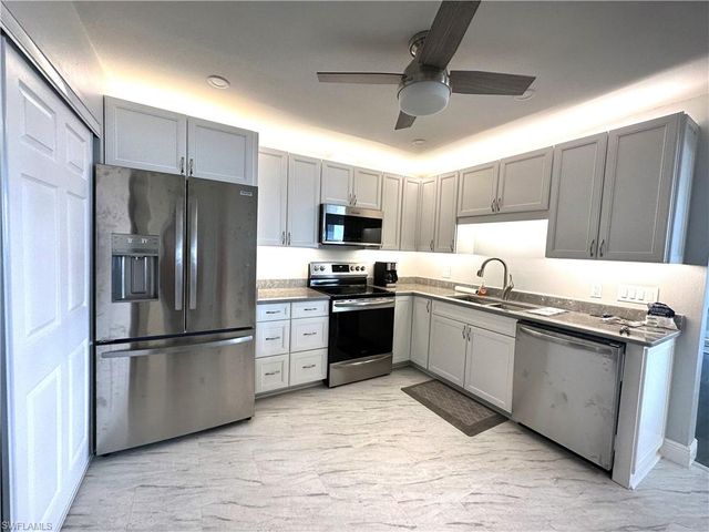 3392 N Key DR # 7, North Fort Myers, FL 33903