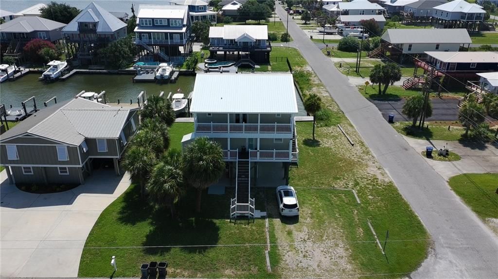 300 Polaris Street, Dauphin Island, AL 36528 — exterior