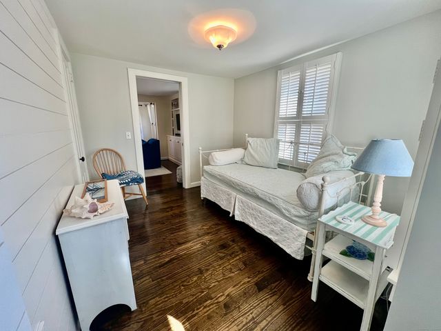 9 Madison Avenue, Madison, CT 06443