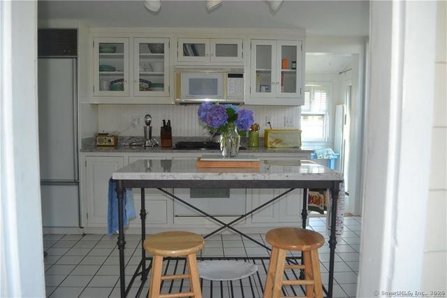 9 Madison Avenue, Madison, CT 06443