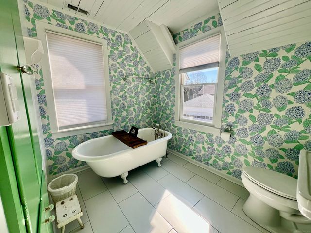 9 Madison Avenue, Madison, CT 06443