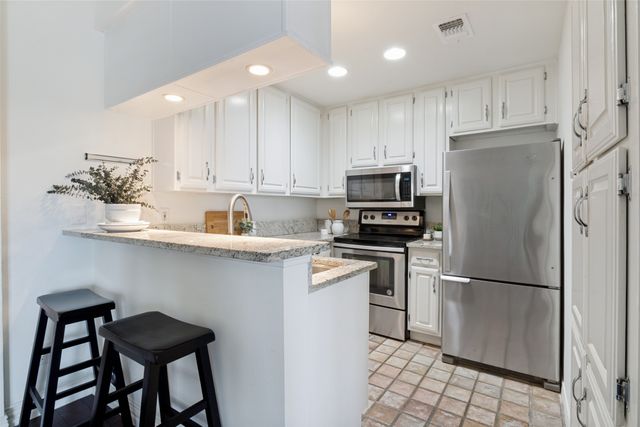 4034 Rawlins Street 208, Dallas, TX 75219