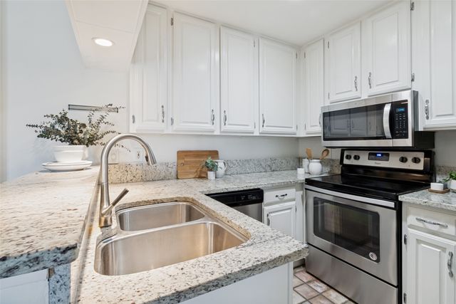 4034 Rawlins Street 208, Dallas, TX 75219