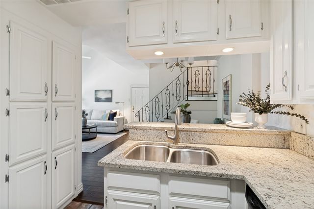 4034 Rawlins Street 208, Dallas, TX 75219