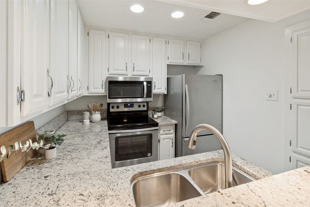 4034 Rawlins Street 208, Dallas, TX 75219