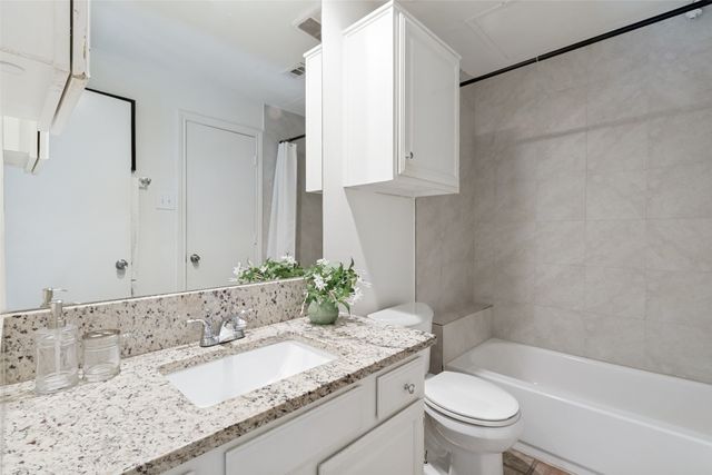 4034 Rawlins Street 208, Dallas, TX 75219