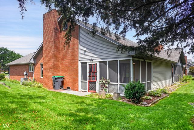 274 Golf Court, Greenwood, IN 46143