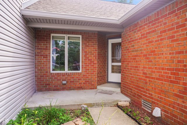 274 Golf Court, Greenwood, IN 46143