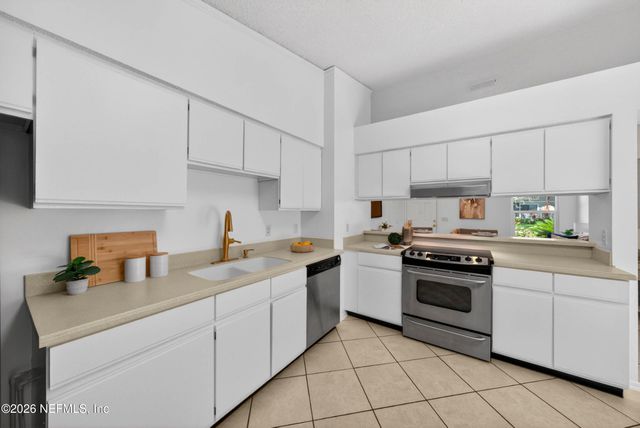 2179 FAIRWAY VILLAS Lane S, Atlantic Beach, FL 32233