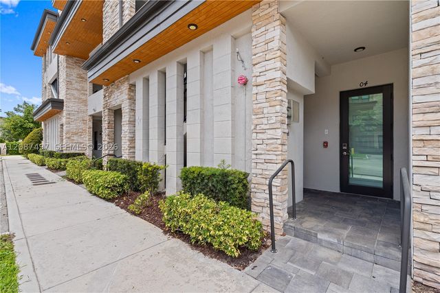 7865 NW 104th Ave 4, Doral, FL 33178