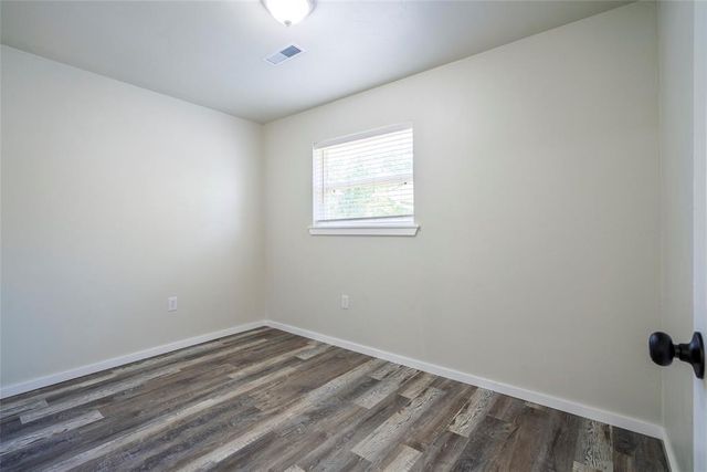 2516 Queensbury Road, Moore, OK 73160