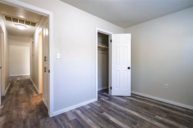 2516 Queensbury Road, Moore, OK 73160