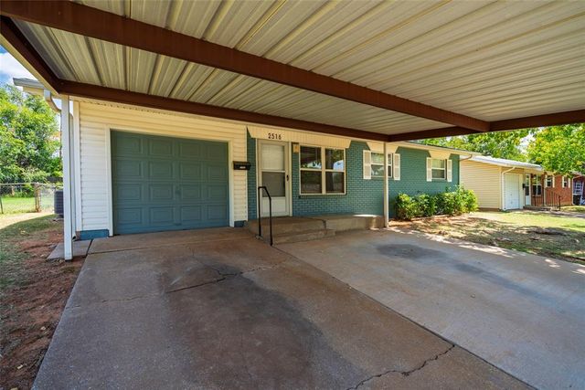 2516 Queensbury Road, Moore, OK 73160