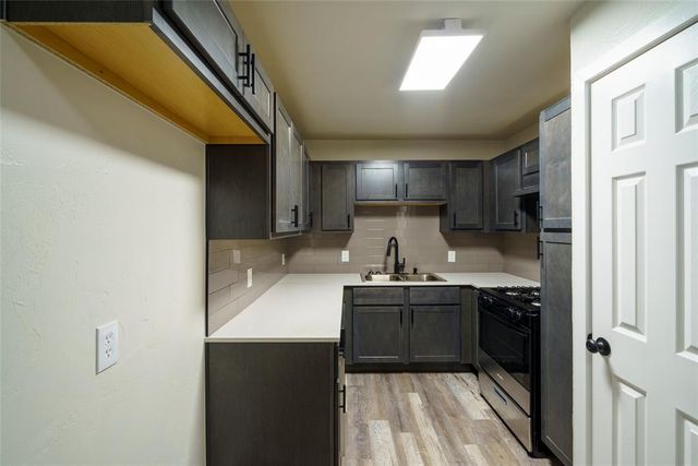 2516 Queensbury Road, Moore, OK 73160