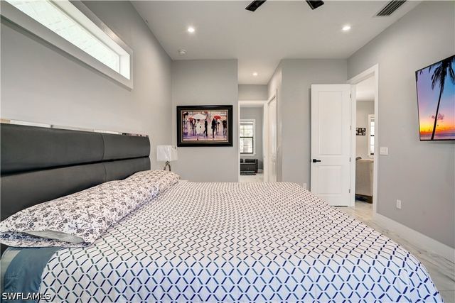 2661 43rd AVE NE, Naples, FL 34120