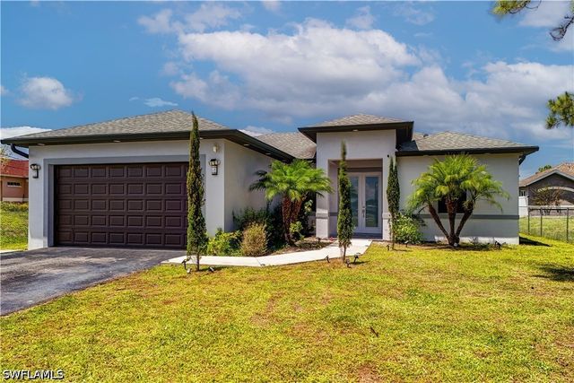 2661 43rd AVE NE, Naples, FL 34120