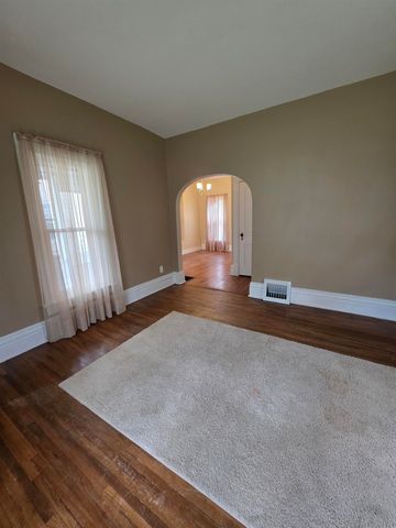411 Edwards Street, Waterloo, IA 50703