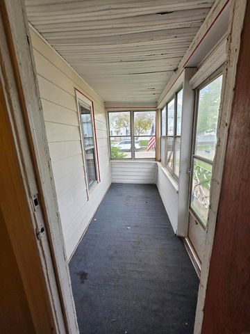 411 Edwards Street, Waterloo, IA 50703
