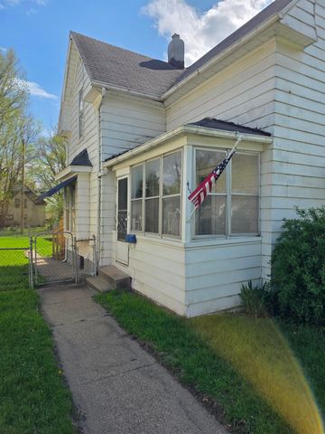411 Edwards Street, Waterloo, IA 50703