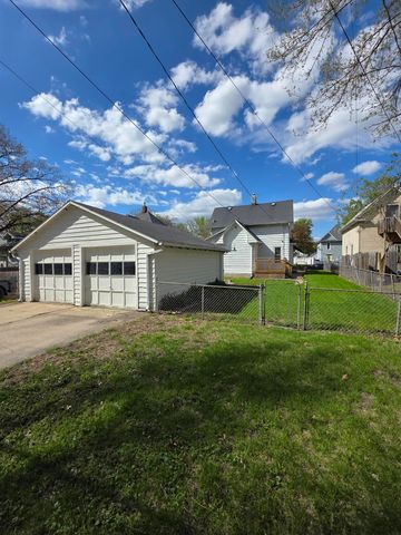 411 Edwards Street, Waterloo, IA 50703