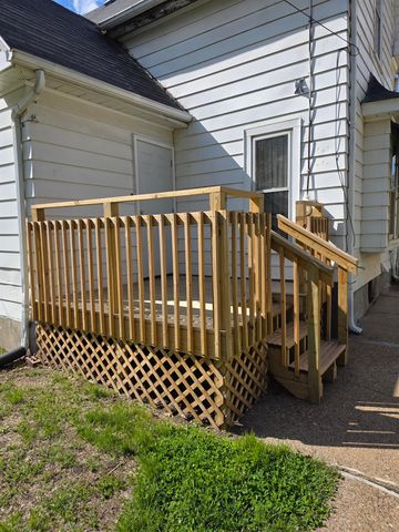411 Edwards Street, Waterloo, IA 50703