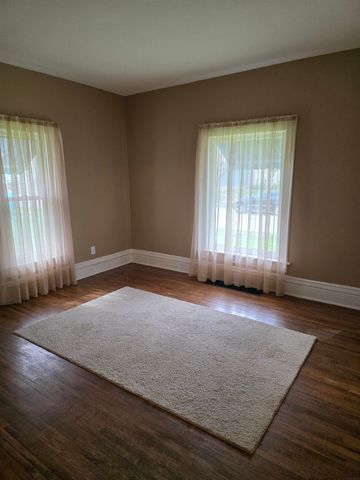 411 Edwards Street, Waterloo, IA 50703