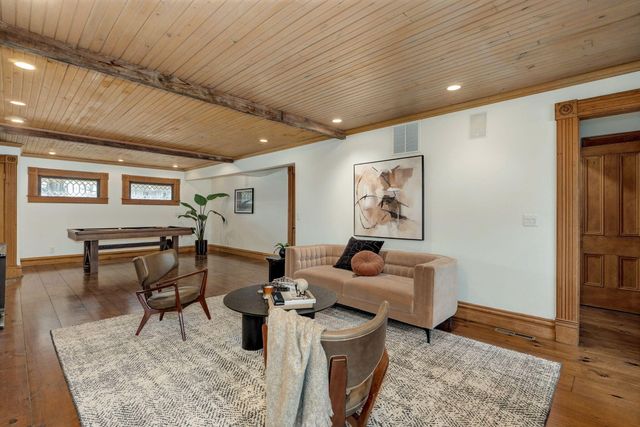 2850 S Barnes Avenue, Springfield, MO 65804